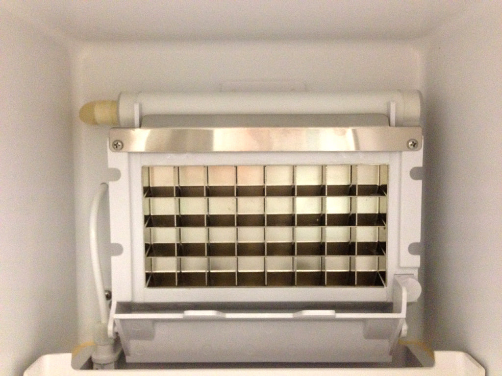 Sunpentown - IM-60YUS: 50LBS Stainless Steel Under-Counter Ice Maker