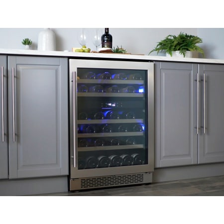 Zephyr Presrv™ 24 inch Wide 45 Bottle Capacity Built-In or Free Standing Wine Cooler with PreciseTemp™ Sensors - PRW24C02BG